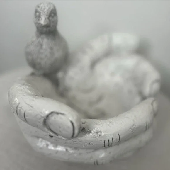 Hands Palm Garden Bird Feeder Large Feeding Station Resin Decor Water bowl - Picture 3 of 6